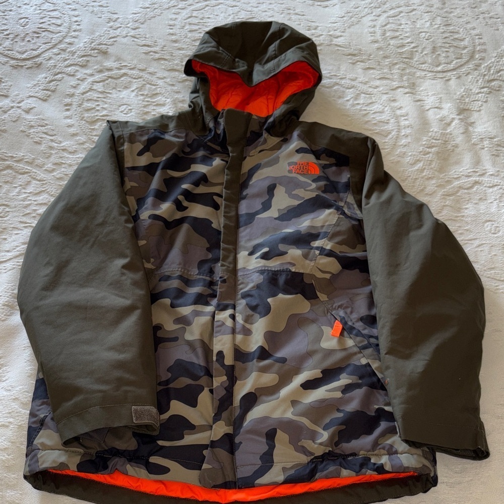 The North Face Boys Olive & Orange Camouflage Jacket EUC M 10/12
